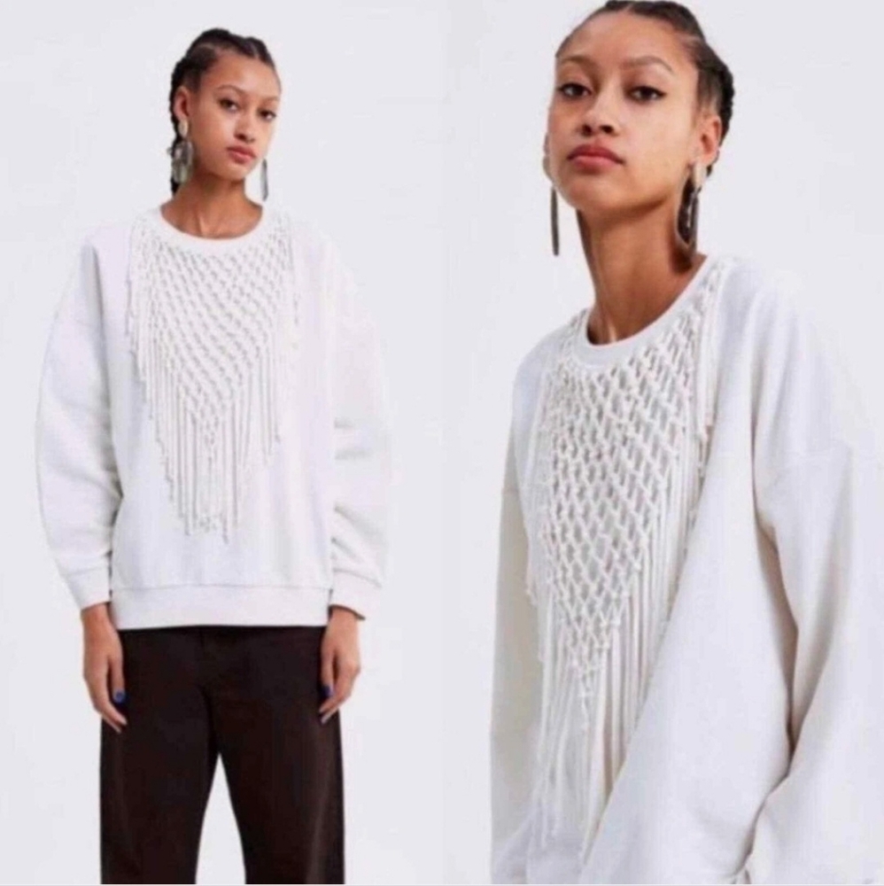 Zara Fringe Crochet Detail Sweatshirt Top Cream Off White Crewneck
